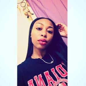 Meet your Posher, Elise